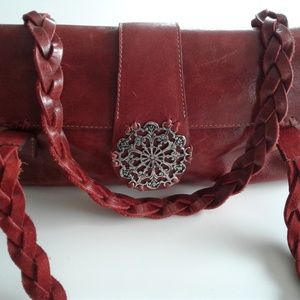 Elegant ALMAS red leather shoulder bag